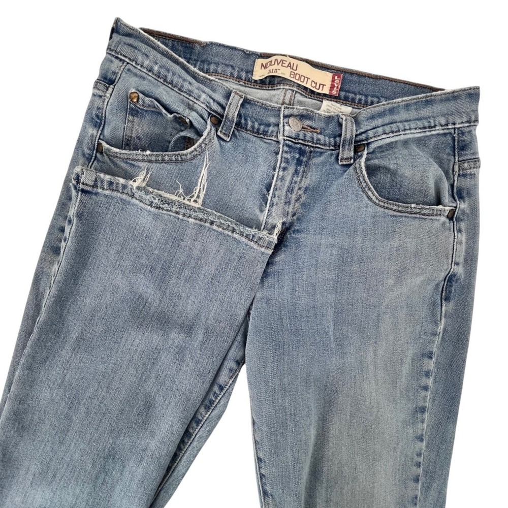 Vintage Levi's‎ 515 Nouveau Boot Cut Women 8M Light Wash Distressed Frayed Jeans